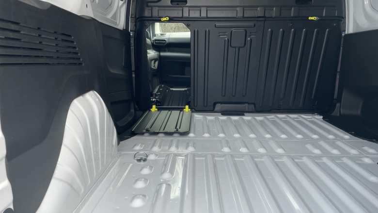 Vauxhall Combo Cargo Combo Diesel 1.5 Turbo D 100ps Pro H1 Van